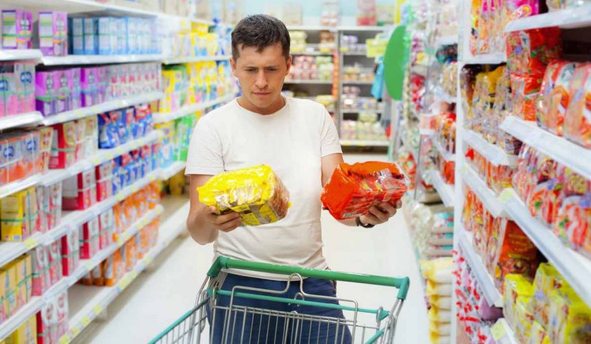 El 90% de los argentinos no hace dieta y uno de cada tres siente que come más de la cuenta