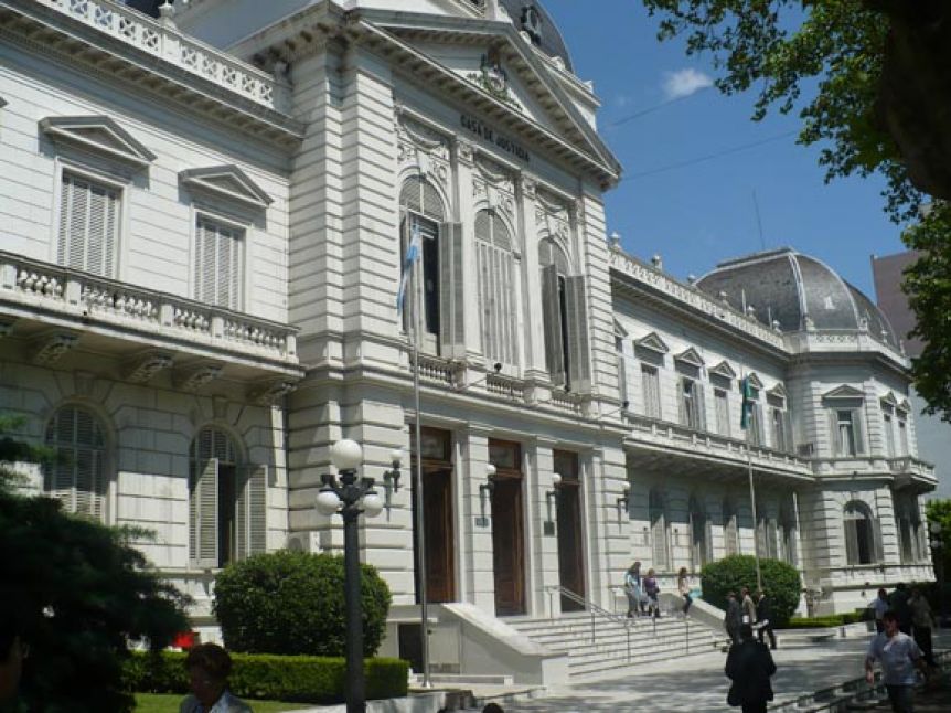 Sillas vacías y Justicia con cuentagotas