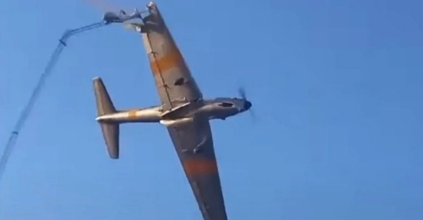 Susto en Bragado: una avioneta que hacía acrobacias aéreas chocó contra una antena