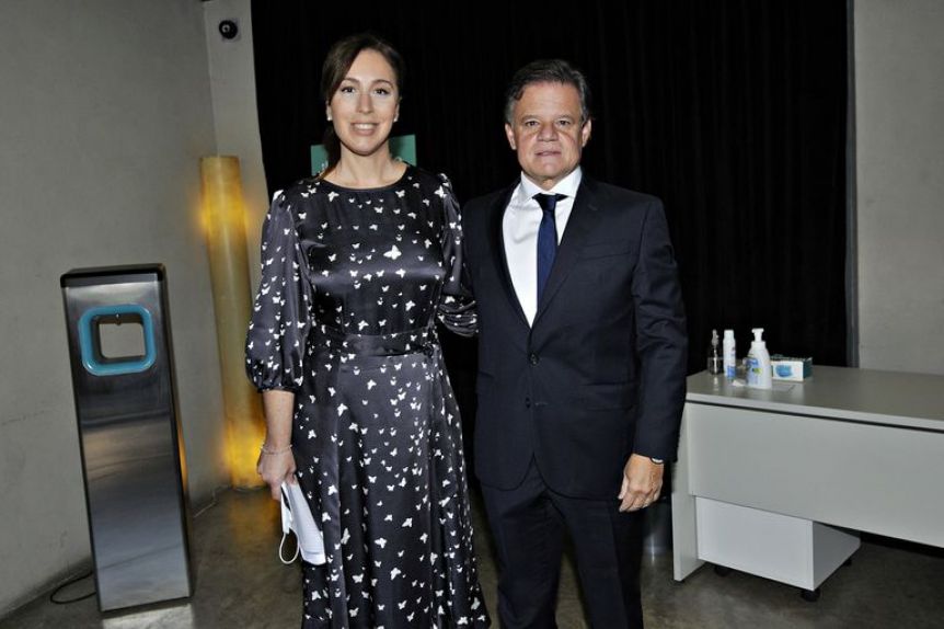María Eugenia Vidal celebró su tercer aniversario con Enrique Sacco en las redes