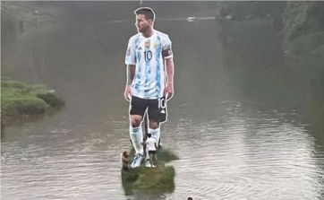 Susto en India: colocaron una gigantografía de Leo Messi y se desplomó