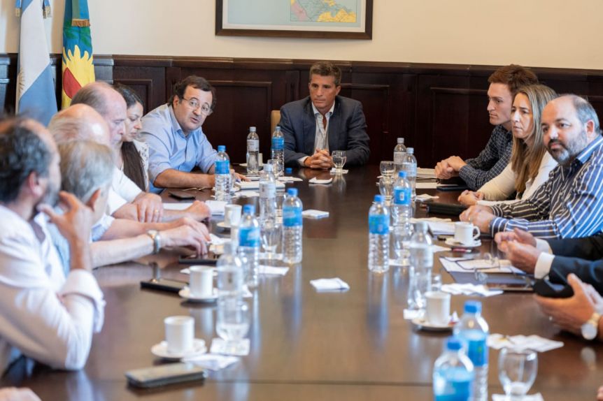 Reunión entre legisladores opositores y cooperativas ante la crisis