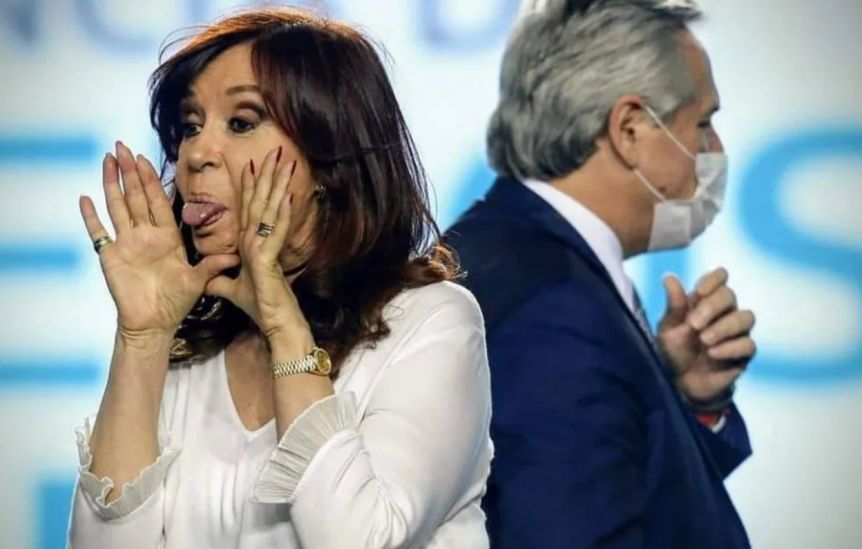 En medio de la interna, Alberto viaja al exterior y Cristina queda al mando del Ejecutivo