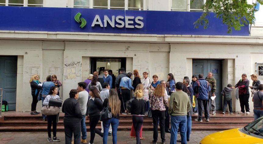 Con duras críticas, intendente desempolvó proyecto para modificar los planes sociales