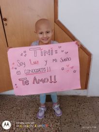Tini Stoessel le cumplió el sueño a una nena que padece cáncer