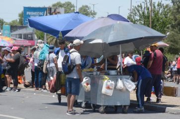 Fin de año caliente: piqueteros reclaman alimentos en los grandes supermercados