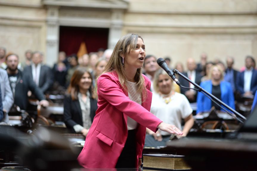 Asumió Carolina Arricau, la bonaerense que reemplazará a Jimena López