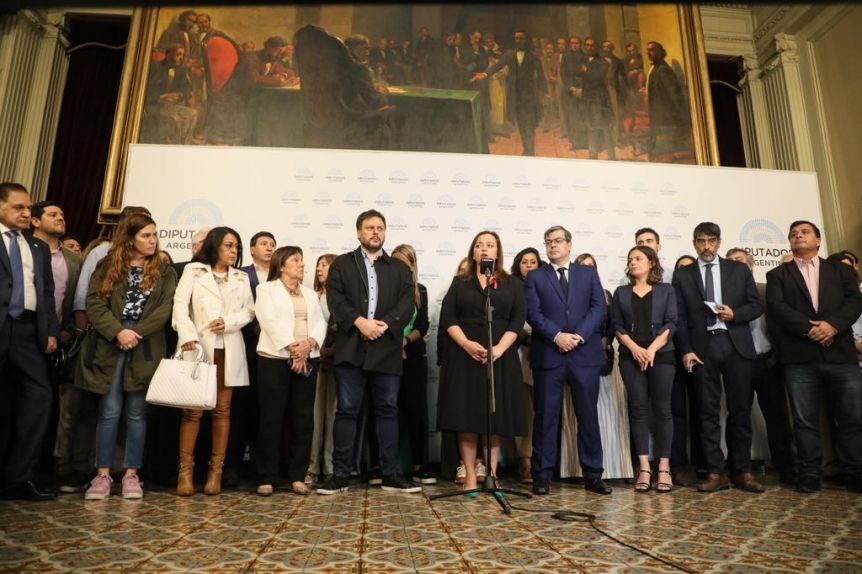 Fuerte respaldo oficialista a Cecilia Moreau