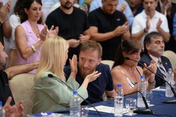 Con equipo completo, los Legisladores del FdT salieron en bloque a defender a Cristina