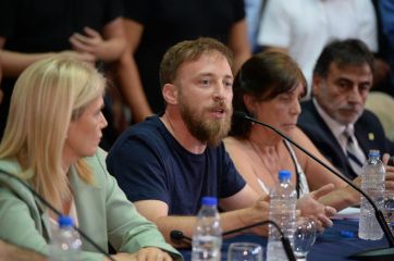 Con equipo completo, los Legisladores del FdT salieron en bloque a defender a Cristina