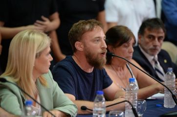 Con equipo completo, los Legisladores del FdT salieron en bloque a defender a Cristina