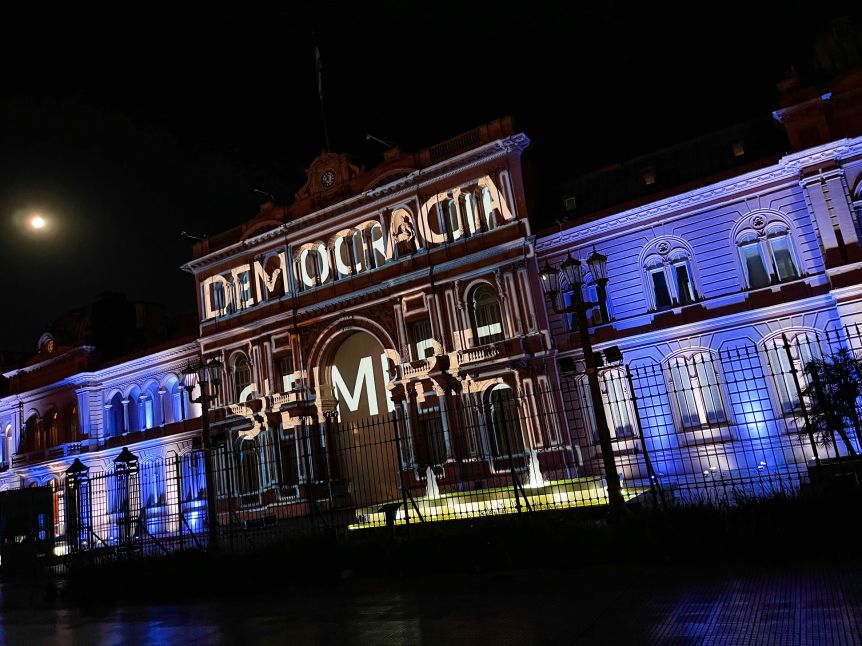 El Gobierno inició la conmemoración de los 39 años de democracia