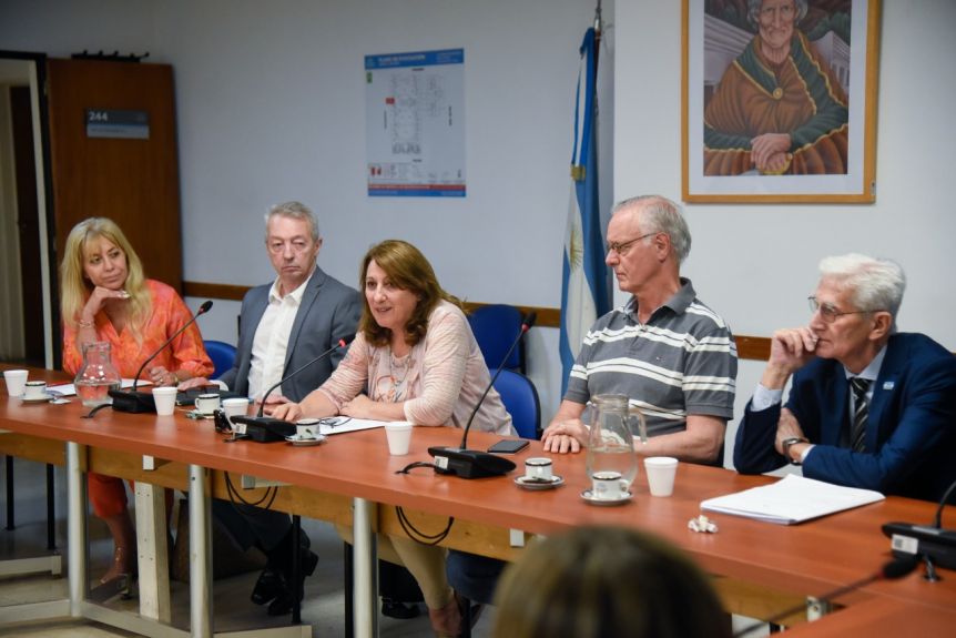 Funcionarios y especialistas en salud evaluaron proyecto sobre “Seguridad del paciente” y “Evaluación de tecnologías sanitarias”