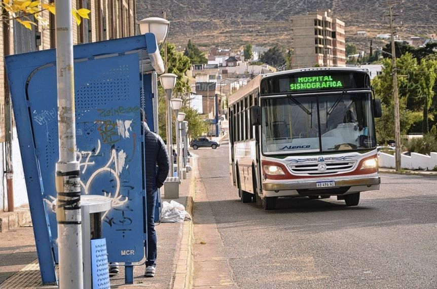 Se saldó la deuda con empresarios del transporte y no habrá paro en Navidad