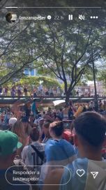 Peter Lanzani se subió al techo del Metrobús en pleno festejo de Argentina: la foto