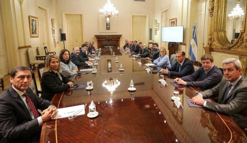 Con Rosatti en la mira, Alberto se reunió con gobernadores y Kicillof realizó un insólito pedido