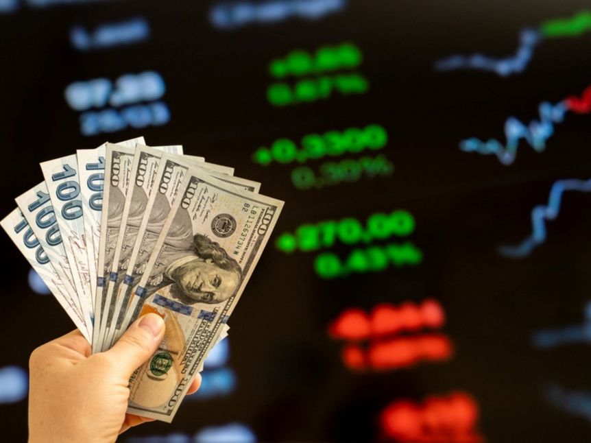 Fuerte rebrote del dólar blue: subió $9 y cerró en $354