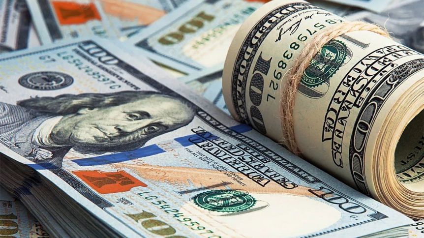 El dólar blue siguió en alza y cerró en $359