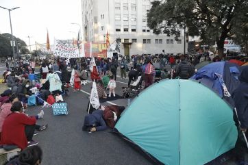 En alerta por la baja de los planes, piqueteros opositores preparan movilización
