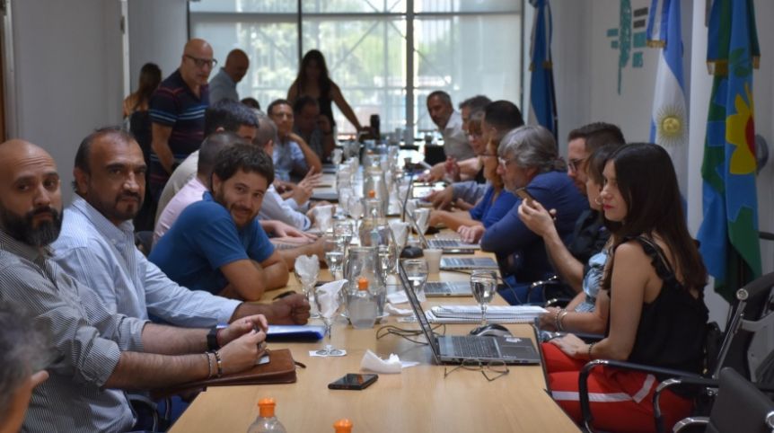 Recategorizaciones y titularizaciones: guiño de la Provincia a los gremios estatales