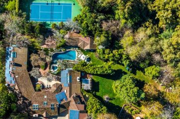 Jim Carrey vende la mansión en la que vivió durante 30 años: cómo es y cuánto cuesta