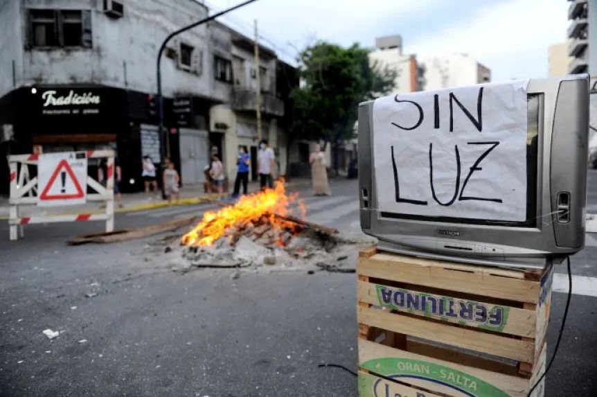 Intendentes vs. empresas eléctricas: nuevas batallas en una guerra sin fin