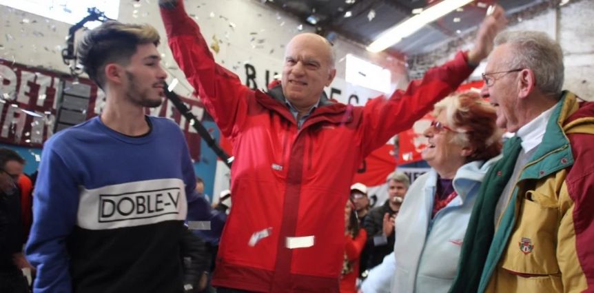 Candidato PRO se resiste a las redes y se lanza con un formato sello de la casa