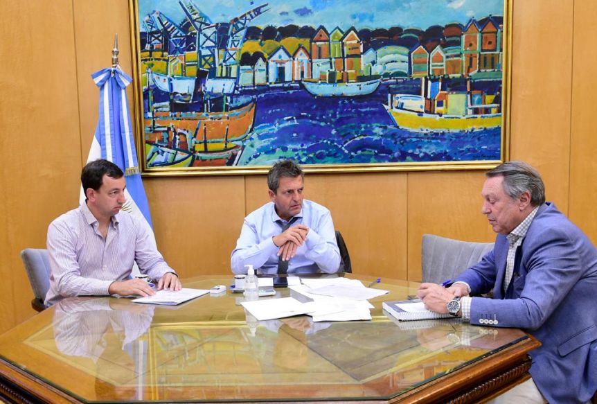 Massa pide a la Justicia investigar el apagón por