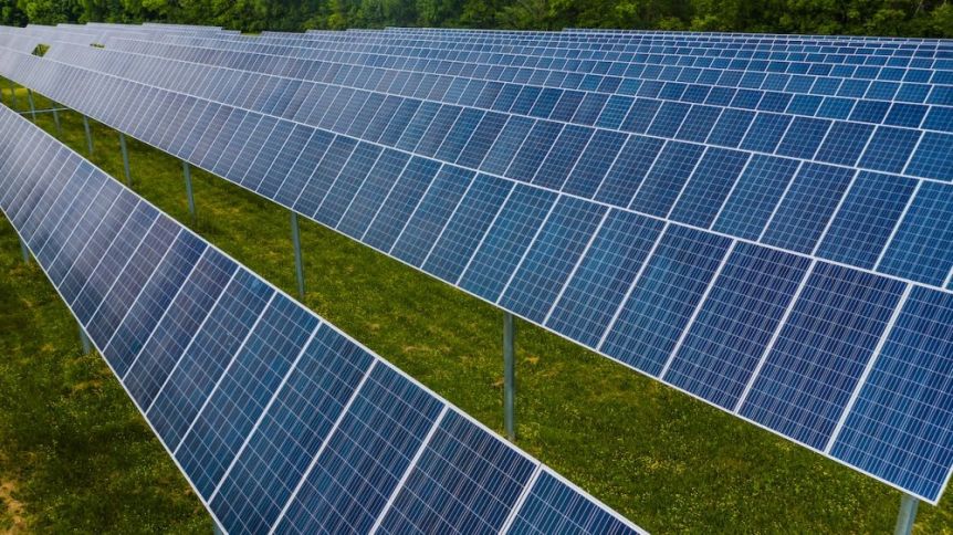 La Universidad Nacional de La Plata creó un campo solar para el autoabastecimiento energético