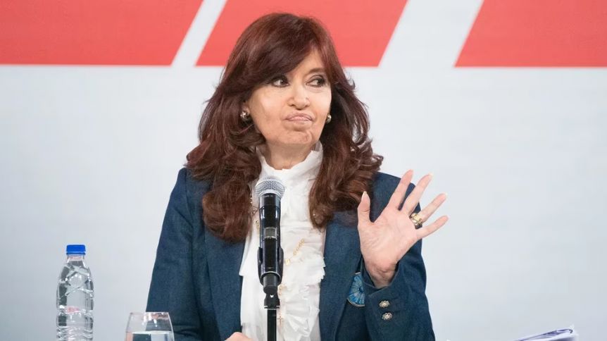 Cristina vinculó su