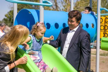 Espinoza y Perczyk visitaron un nuevo jardín de infantes en La Matanza