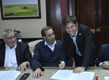 Kicillof suspendió el acto de firma de convenios para obras, pero se reunió con intendentes