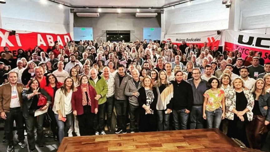 El radicalismo tuvo su foro de legisladores y respaldaron la candidatura de Abad