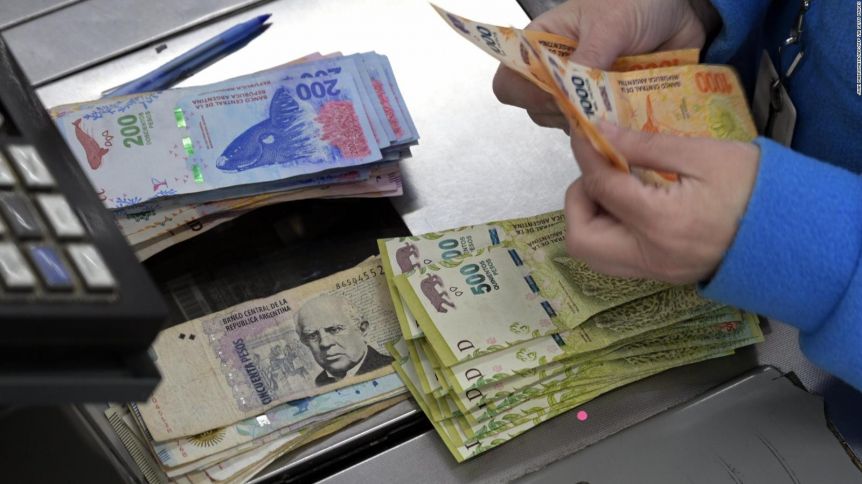 Salarios registrados le van ganando a la inflación, pero pierden poder de compra