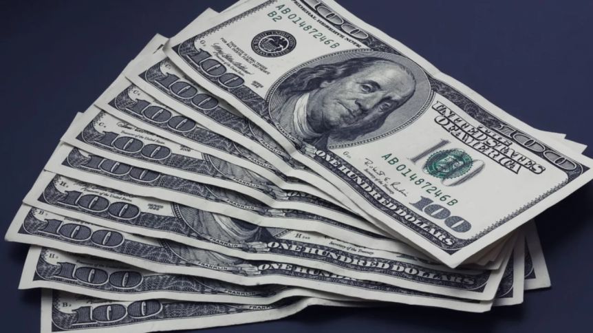 El dólar no da respiro: quinto aumento seguido