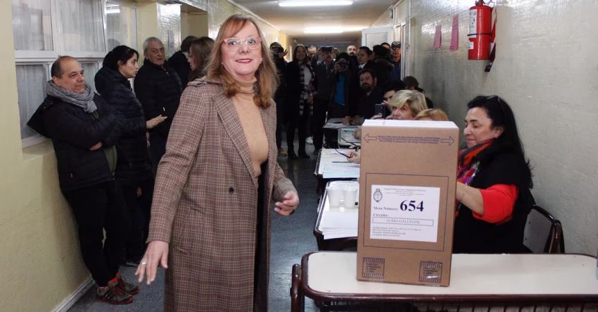 Santa Cruz desdobla, pero también vota el 13 de agosto