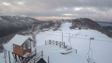 Grandes nevadas sorprendieron a los turistas en la Patagonia Argentina