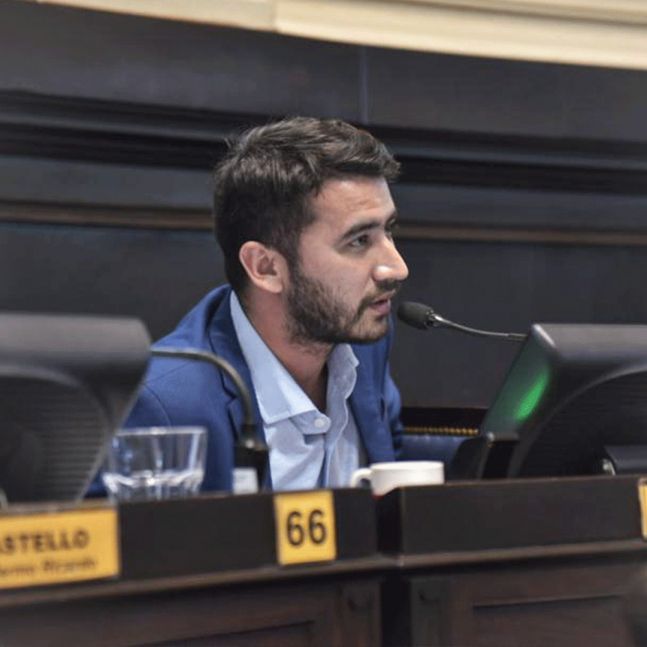 Diputado libertario fue victima de un robo, persiguió al ladrón, se le escapó y lanzó polémico comentario