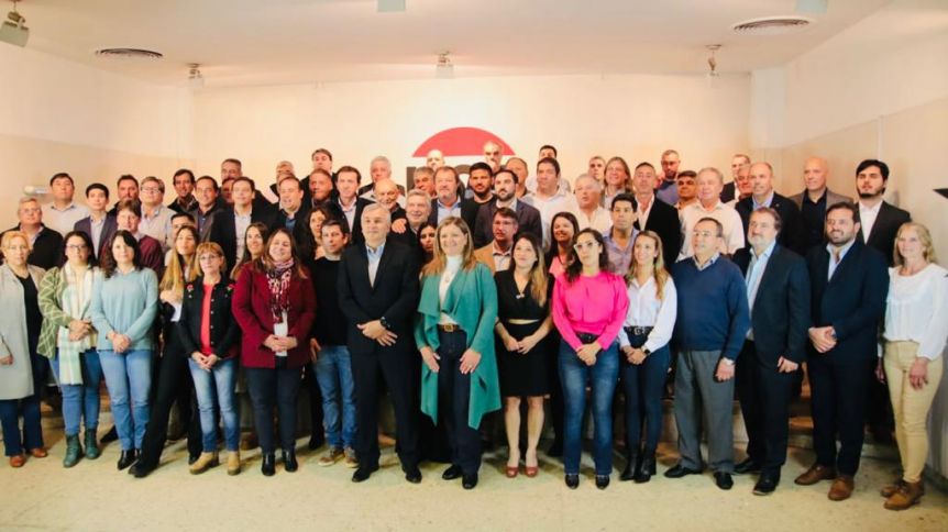 Morales presidió un encuentro con dirigentes de la Provincia