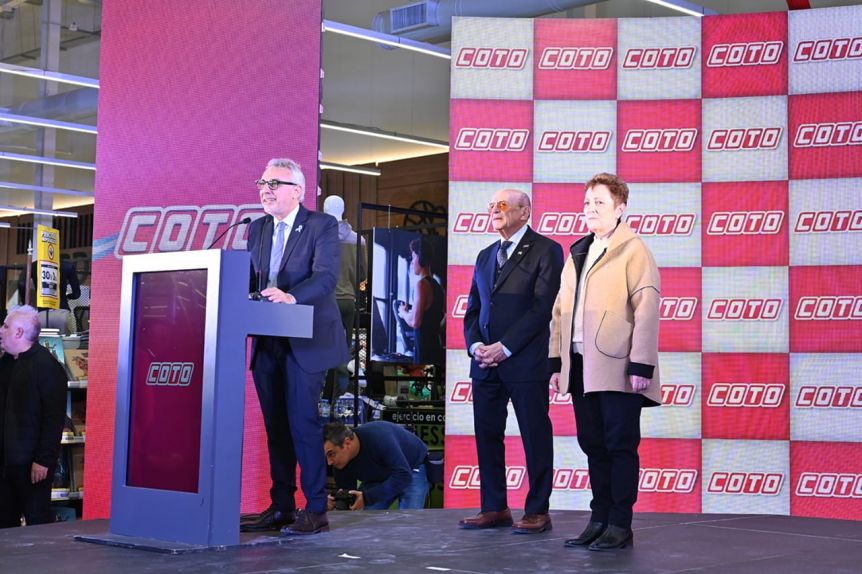 Zamora inauguró el nuevo supermercado COTO en Rincón de Milberg