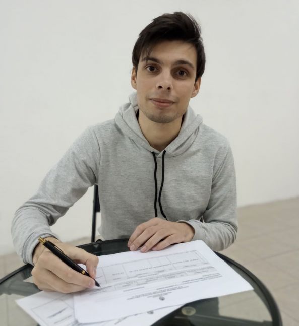 Luego que se baje su candidato a intendente, Milei presentó su lista en la capital bonaerense