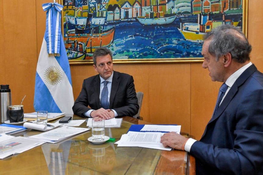 La hiperactividad de Massa tras confirmar su candidatura presidencial