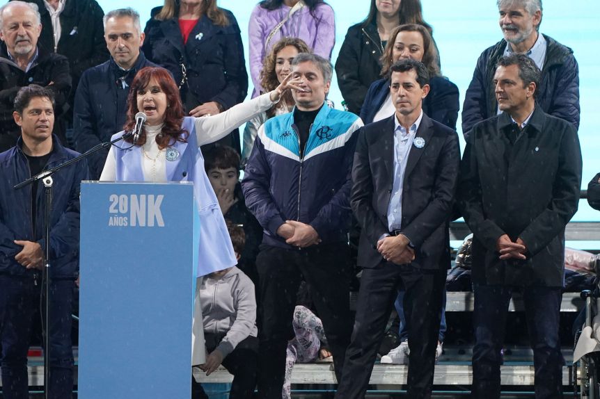 El peronismo cura sus heridas, se aglutina detrás de Massa-Rossi y pide ayuda a CFK