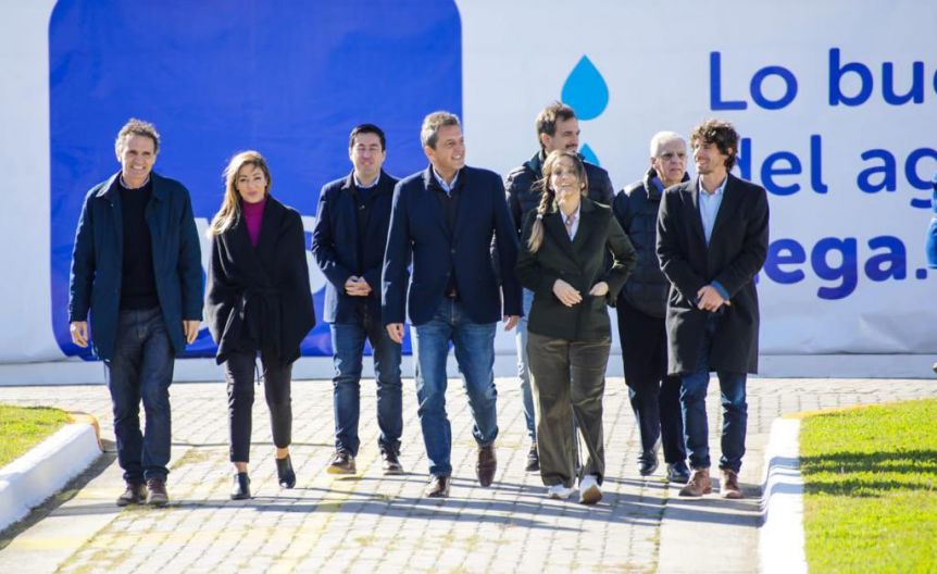 Massa cruzó a los empresarios y convocó a las partes para resolver el conflicto de transporte