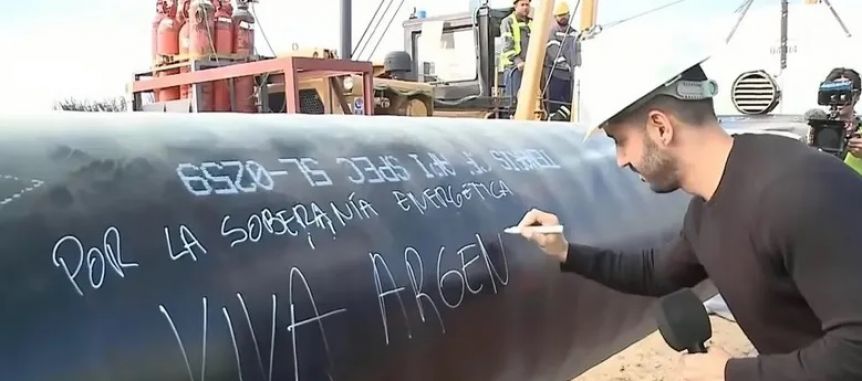 El gasoducto no tapó la grieta y estalló la polémica: Macri cuestionó y el oficialismo lo fulminó