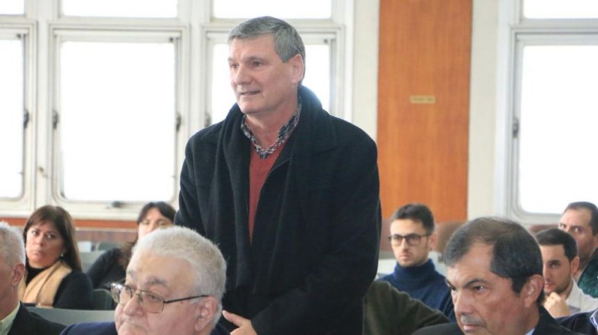 Ex intendente condenado no declinó su candidatura y suscitó el enojo del peronismo local