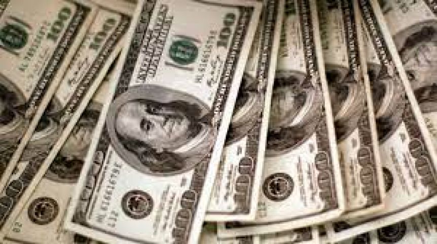 Nuevo récord: dólar blue sigue en alza y se vende a $557