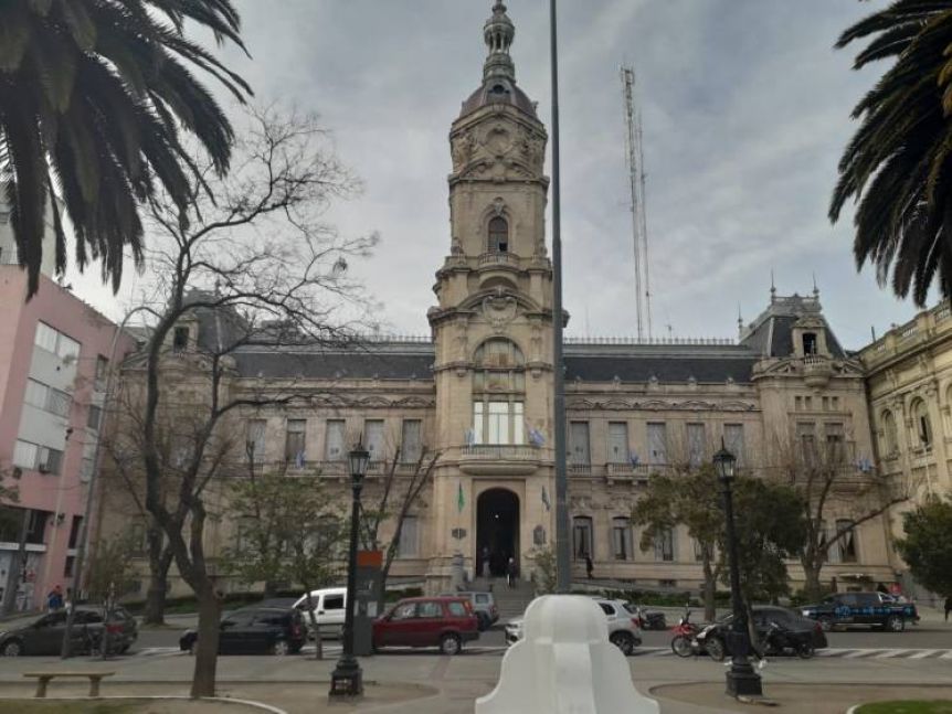 Bahía Blanca: denuncian sobreprecios millonarios en la campaña publicitaria