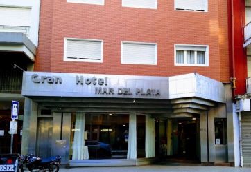 Una joven de 17 años falleció tras caer de un octavo piso durante su viaje de egresados