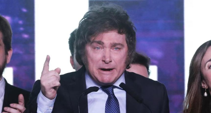 La política la chocó toda y ahora busca explicaciones por el triunfo de la rabia